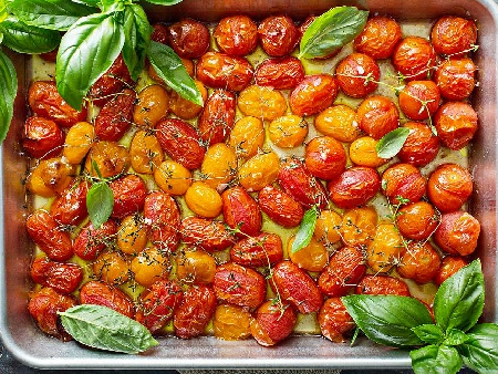 Ароматни печени чери домати за гарнитура - снимка на рецептата